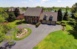 2916 N Bayview Lane, McHenry, IL 60051