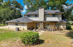 2208 Monica, PALESTINE, TX 75803