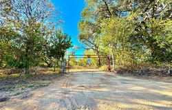 6052 Tenney Creek Rd, Luling, TX 78648