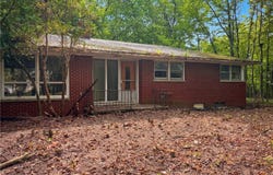 21 Hillcrest Dr, Victor, NY 14564