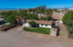 2015 Erwin Rd, El Centro, CA 92243