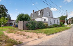 32 Gardner Ave, Swansea, MA 02777