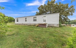 309 E Walnut Avenue, Stewartsville, MO 64490