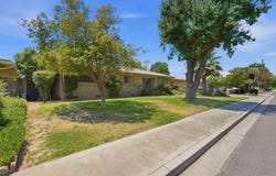1522 E Bolinger Way, Dinuba, CA 93618