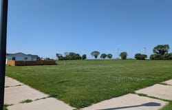 414 Berlin Circle, Marshall, MN 56258