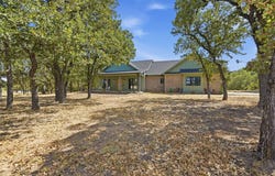 230 Silver Lakes Drive, Sunset, TX 76270