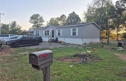 17 N Maple ST, Hartford, AR 72936