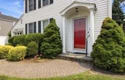 118 Magnolia, Westbury, NY 11590
