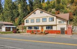 218 W Main St, Hope, ID 83836