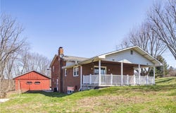 1060 Pittsburgh Rd, Valencia, PA 16059
