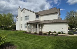 477 Peregrine Parkway, Bartlett, IL 60103