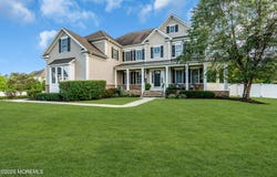 6 Van Note Court, Middletown, NJ 07748
