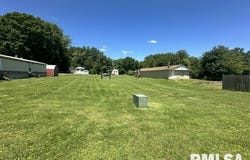 3915 N DIRKSEN Parkway, Springfield, IL 62702