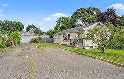 257 Elizabeth Avenue, Holbrook, NY 11741