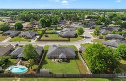 5667 Flume Dr, Pace, FL 32571