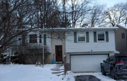 8 Highview Avenue, Fox Lake, IL 60020