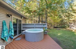 1627 White Oak Lane, Interlochen, MI 49643