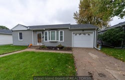 110 E 18th St., Grand Island, NE 68801