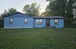 35 State Route 853, White Plains, KY 42464