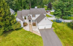 302 Quidor Court, Guilderland, NY 12159