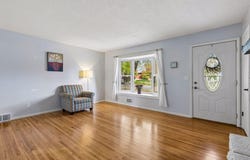 1913 Independence Avenue N, Golden Valley, MN 55427