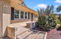 412 SE 11th St, Newton, KS 67114