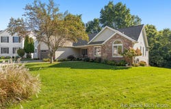216 Glenview Court NE, Rockford, MI 49341