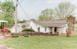 5423 S 226th Road, Pleasant Hope, MO 65725