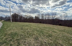 Bennington Lane, Point Pleasant, WV 25550