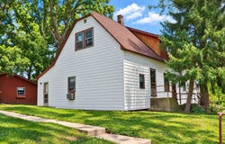 614 Maple Avenue, Willow Springs, IL 60480