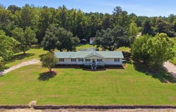 117 Aimwell Rd., Andrews, SC 29510