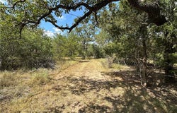 590 Coastal Lane, Luling, TX 78648