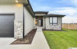 2920 N 185th Avenue, Elkhorn, NE 68022