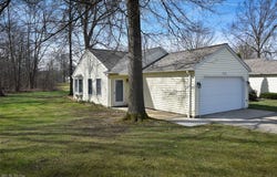 2121 Oakwood Court, Avon, OH 44011