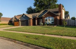 1146 E 137th Street E, Glenpool, OK 74033