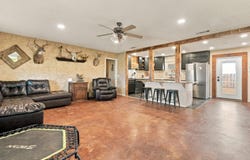 390 Sun Road, Plainview, TX 79072