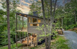 281 Raintree Bend, Blue Ridge, GA 30513