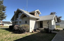 3 W State St., St. John, WA 99171