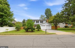 107 APPLETREE DR NE, LEESBURG, VA 20176