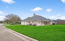 145 LAKEWOOD Drive, Laplace, LA 70068
