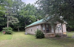 207 Spring Street, Marshall, AR 72650