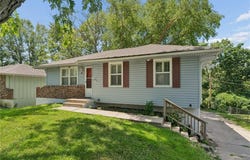 3922 S Harbaugh Drive, Independence, MO 64055