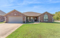 1910 N Midland Knoll Court, Siloam Springs, AR 72761