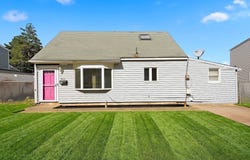 11 Kendall Drive, Parlin, NJ 08859