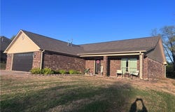 190 S 20th, Ozark, AR 72949