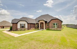 7009 Chisholm Ranch Dr, Enid, OK 73703