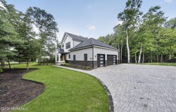 284 Middle Road, Holmdel, NJ 07733