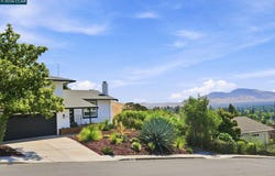 566 Webster Dr, Martinez, CA 94553