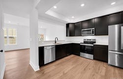 512 Village Lane, Milford Vlg, MI 48381
