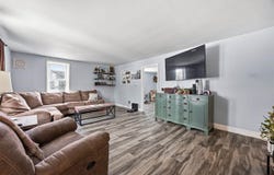 410 6th Ave, WestAmana, IA 52203